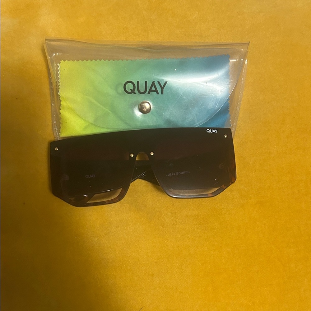Quay Australia Black Sunglasses with Gradient Lenses